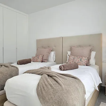 Aux De Mick קיאו סלבאחה