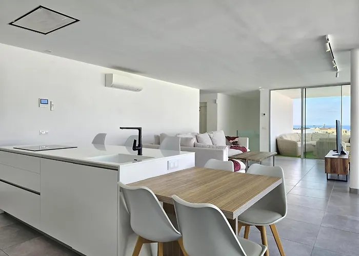 Aux De Mick فيلة كالاو سالفاجي